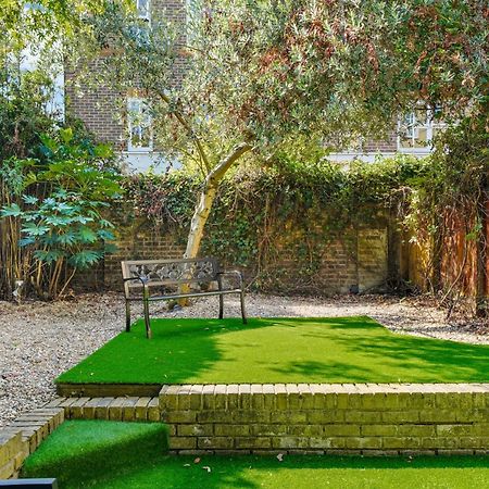 3 Bedroom Mews Home - Clapham Common - Free Private Parking - Sleeps 5 - Newly Refurbished - Sweetpea & Pillow Properties Лондон Екстер'єр фото