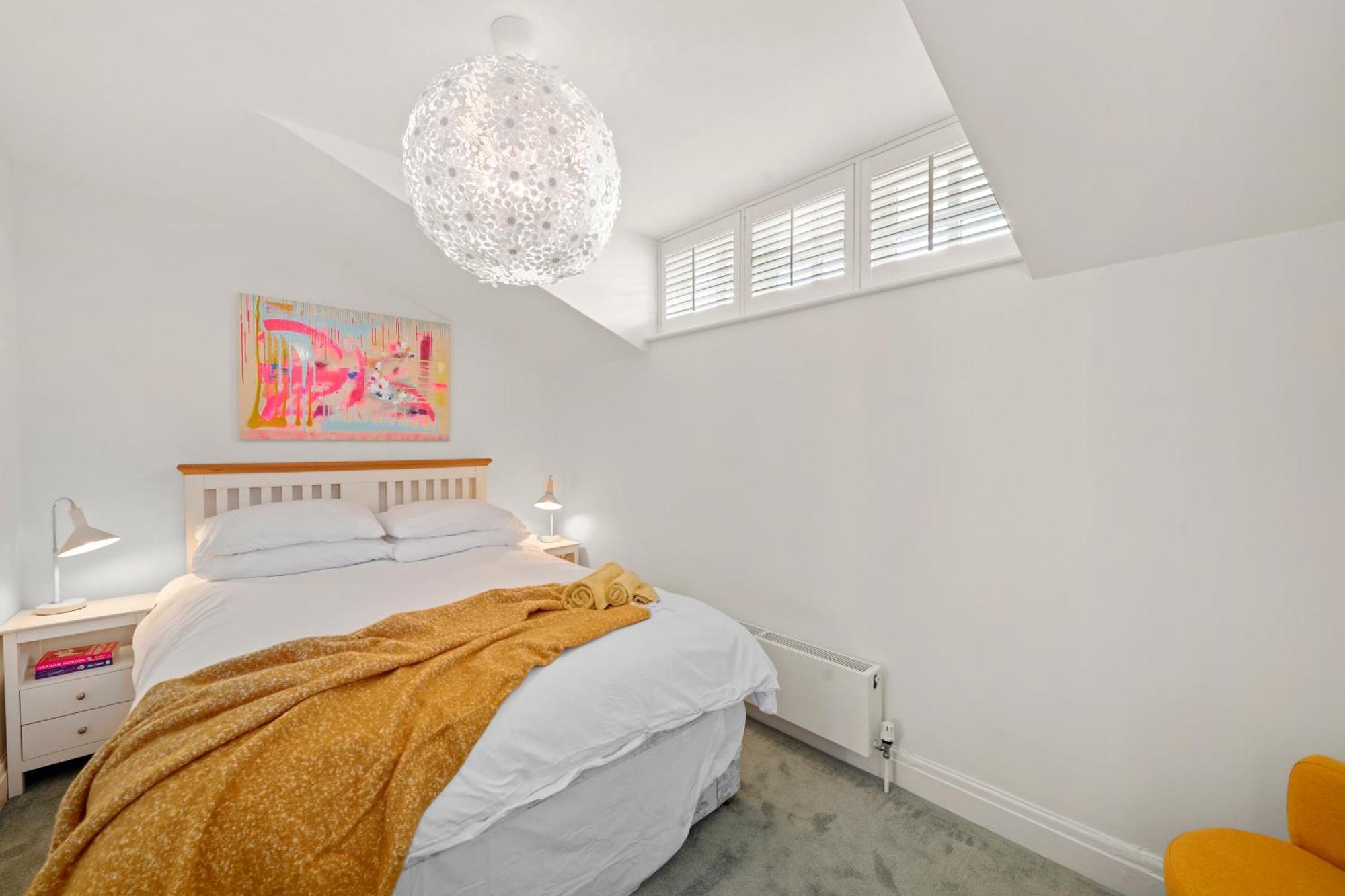 3 Bedroom Mews Home - Clapham Common - Free Private Parking - Sleeps 5 - Newly Refurbished - Sweetpea & Pillow Properties Лондон Екстер'єр фото