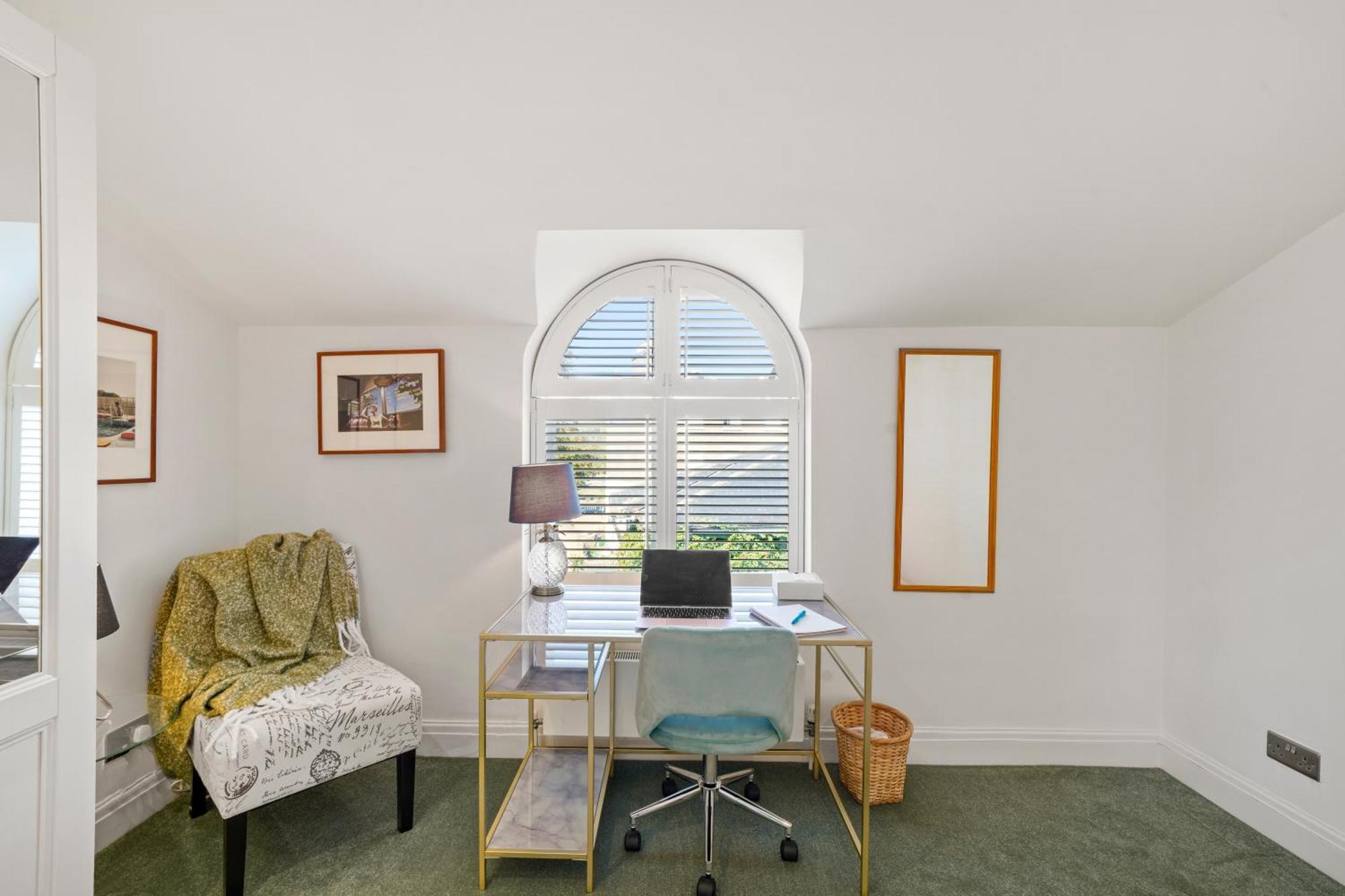 3 Bedroom Mews Home - Clapham Common - Free Private Parking - Sleeps 5 - Newly Refurbished - Sweetpea & Pillow Properties Лондон Екстер'єр фото