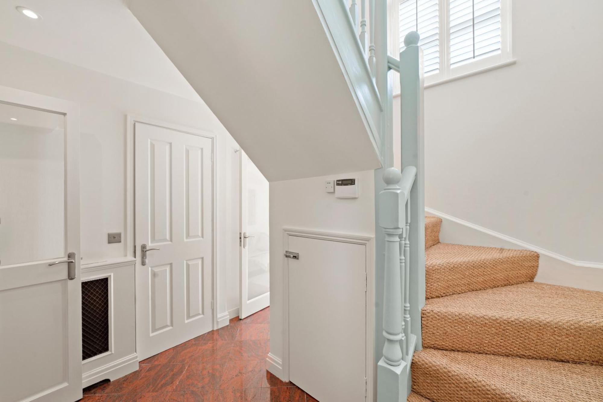 3 Bedroom Mews Home - Clapham Common - Free Private Parking - Sleeps 5 - Newly Refurbished - Sweetpea & Pillow Properties Лондон Екстер'єр фото